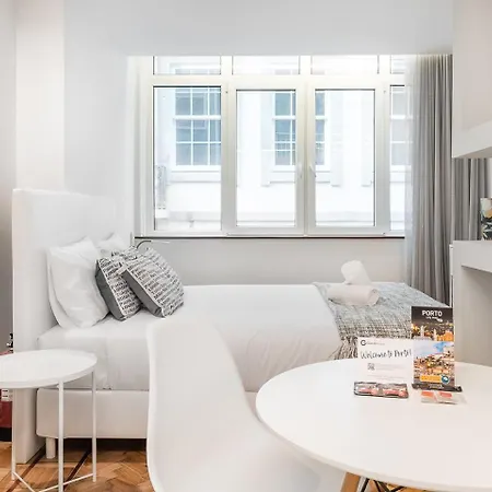 Guestready - Luminescence Near Carmo Church